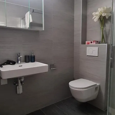 Ξενοδοχείο Garni *