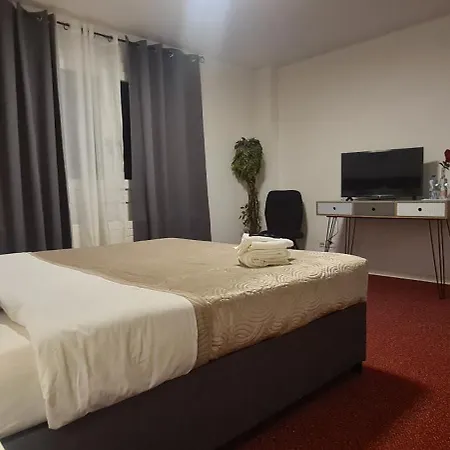 Garni Hotel *