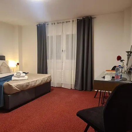 Hotel Garni *